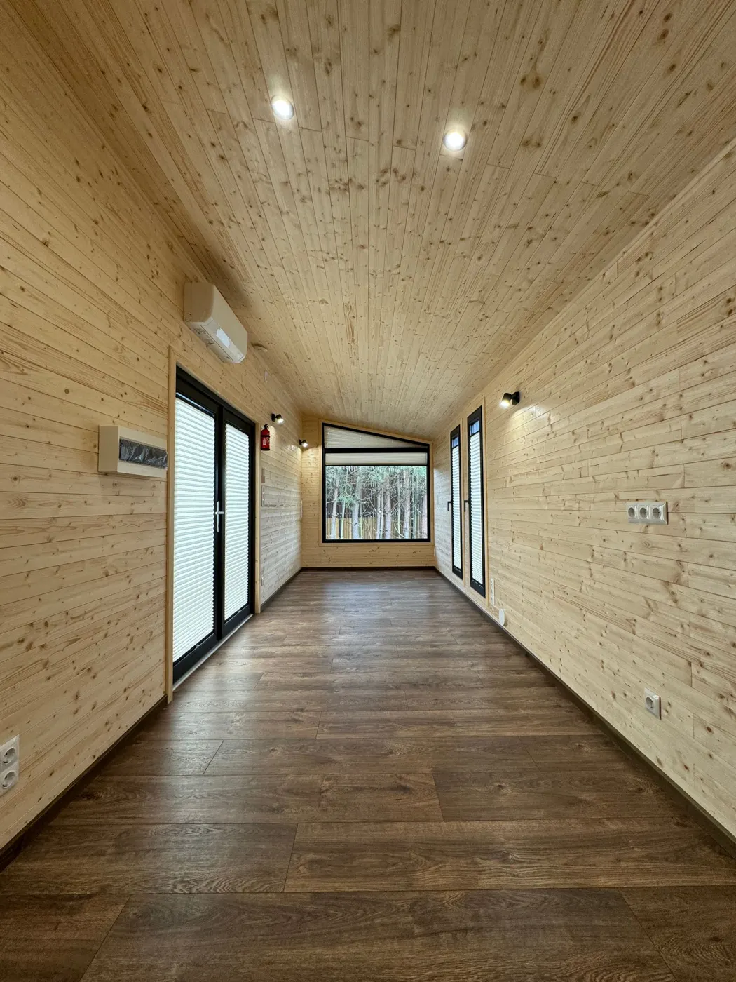 Luna Office 424