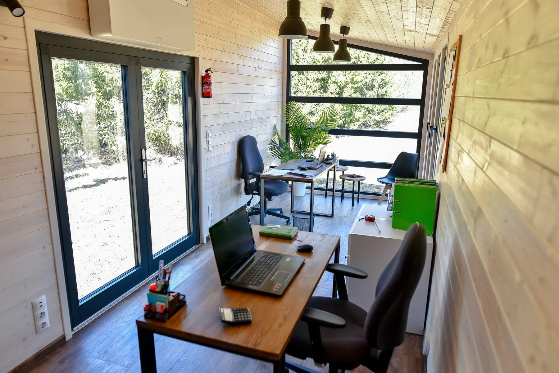 Luna Office 1