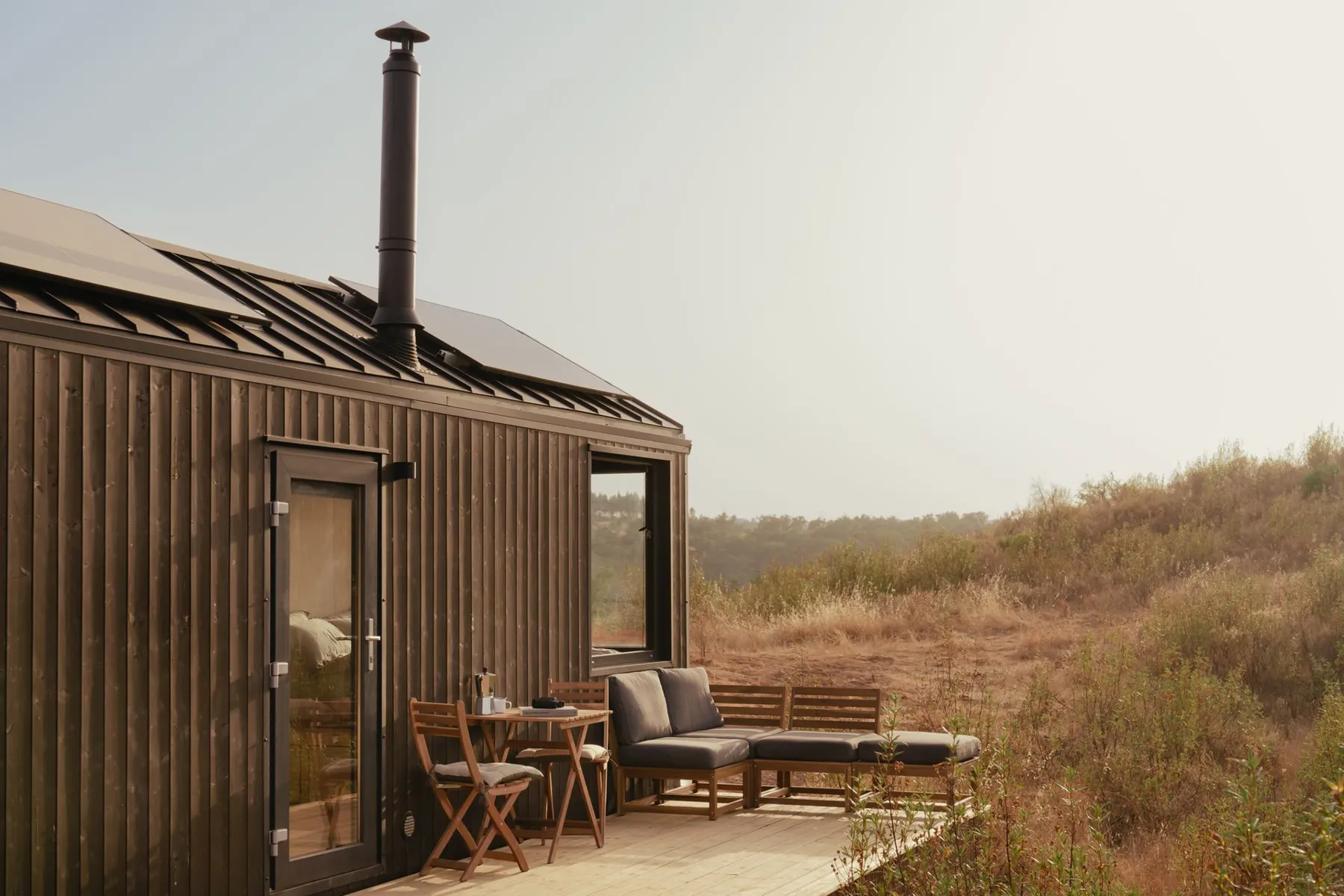 Con energía solar, las cabañas de Hiide son realmente off-grid y autosuficientes.
